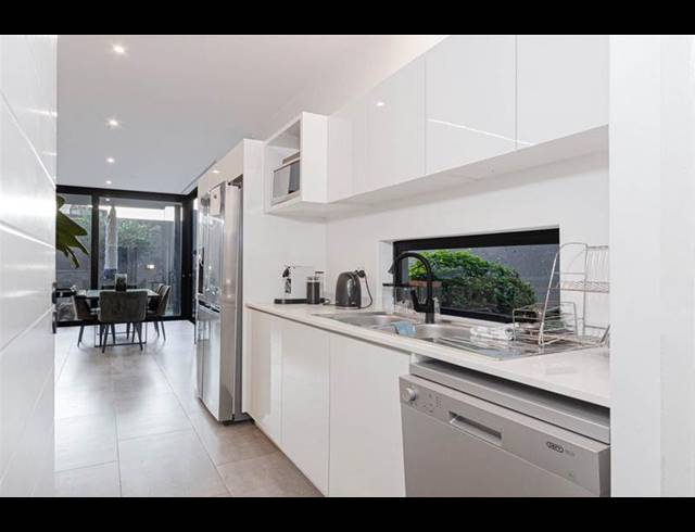 4 BEDROOM CLUSTER FOR SALE IN LYNNWOOD